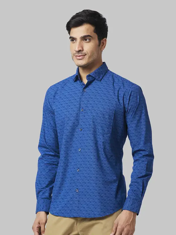 Men Blue Slim Fit Print Cotton Cut Away Collar Shirts - Image 3