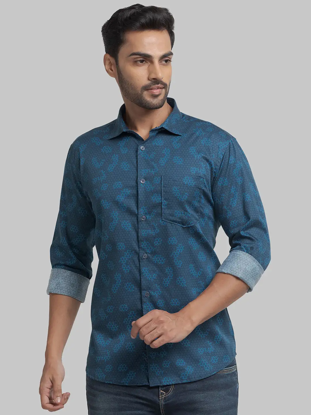 Men Blue Slim Fit Print Cotton Cut Away Collar Shirts