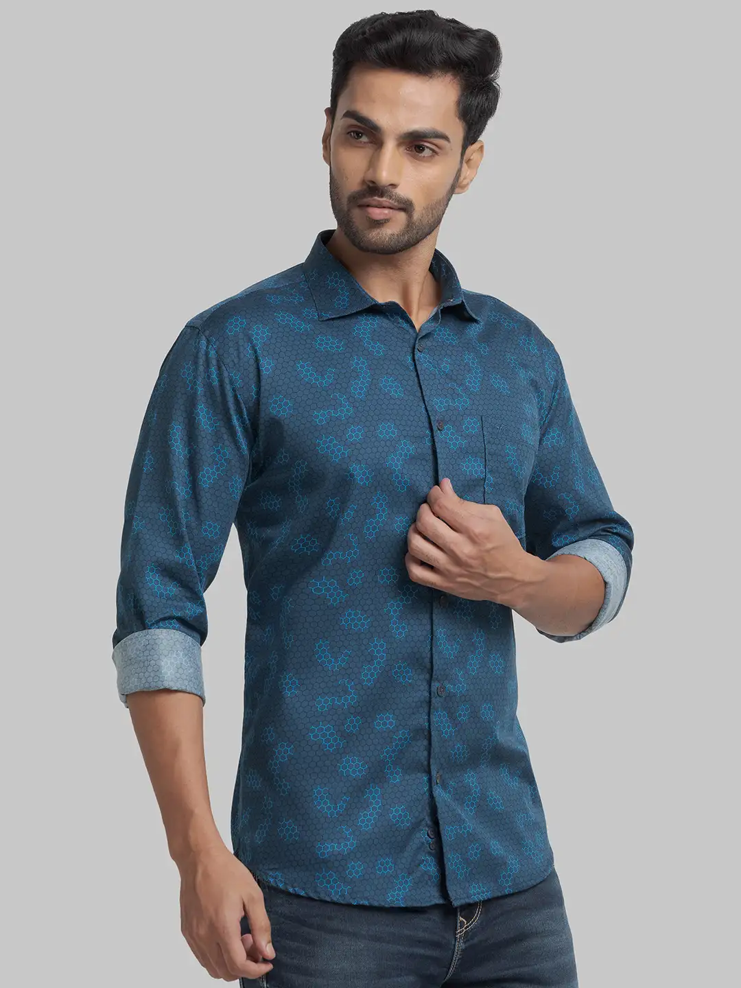Men Blue Slim Fit Print Cotton Cut Away Collar Shirts - Image 2