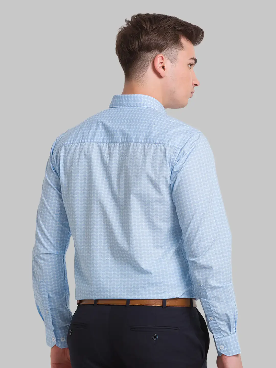 Men Blue Slim Fit Print Cotton Cut Away Collar Shirts - Image 4