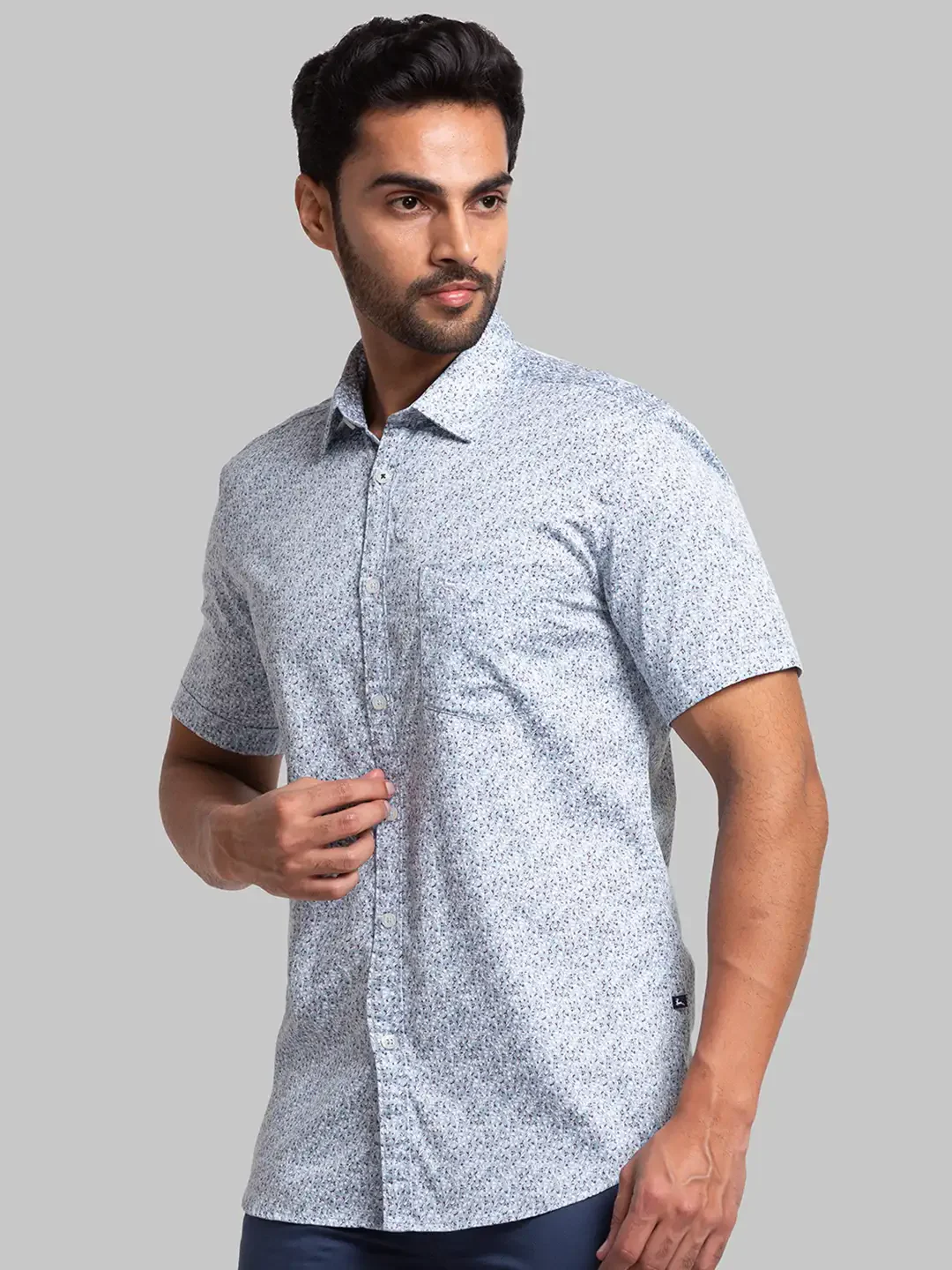 Men Blue Slim Fit Print Cotton Half Sleeve Shirts - Image 3