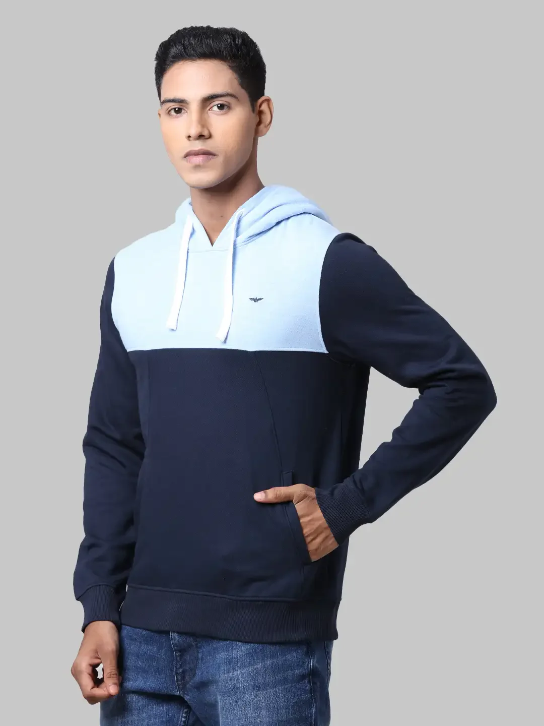 Men Blue Slim Fit Print Cotton Polyester Blend Sweatshirts - Image 3