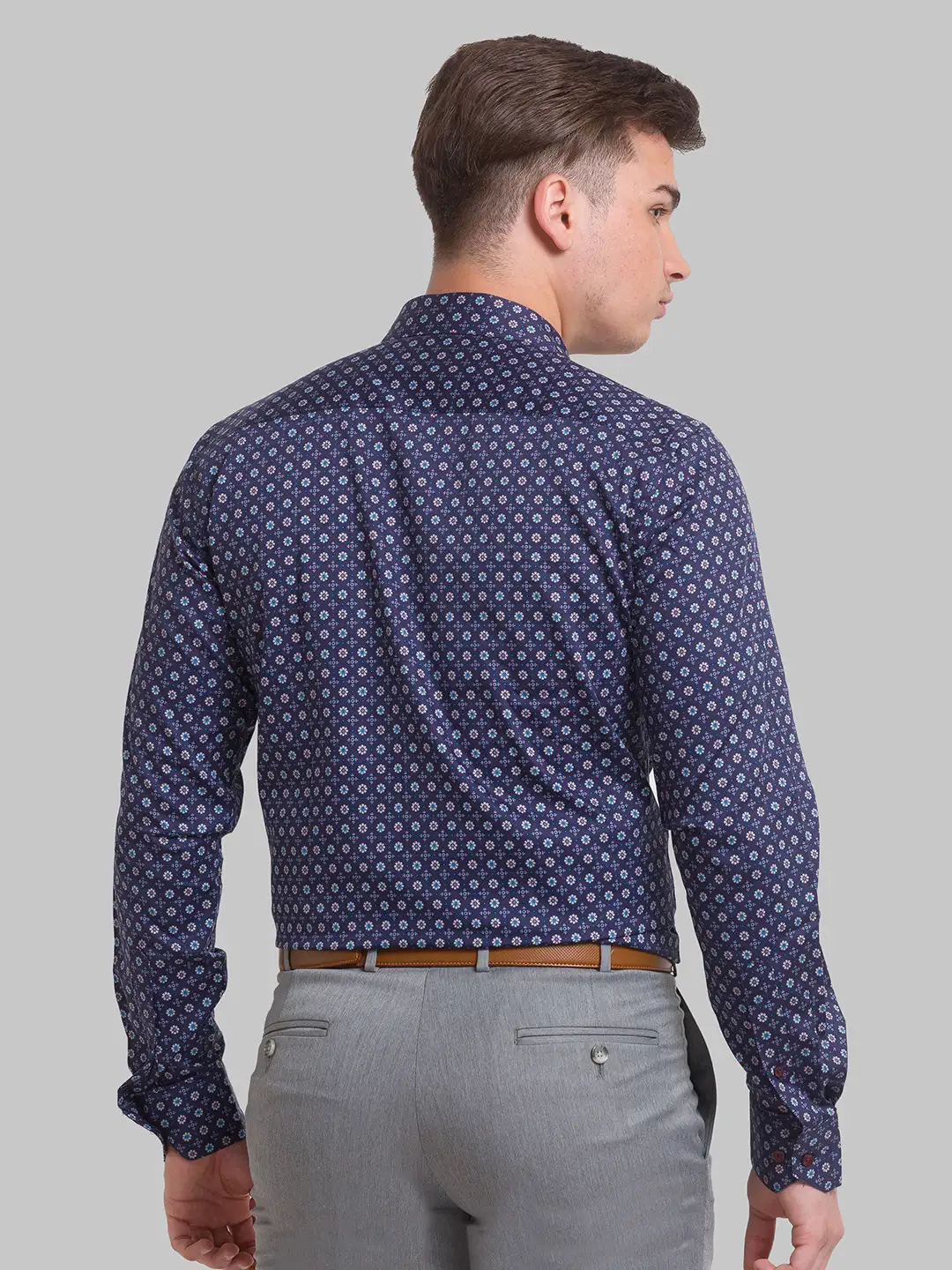 Men Blue Slim Fit Print Cotton Shirts - Image 4