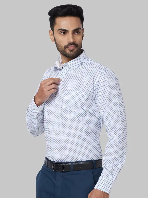 Men Blue Slim Fit Print Cotton Shirts - Image 3