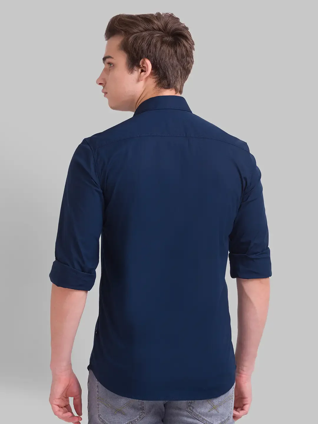 Men Blue Slim Fit Solid Cotton Blend Full Sleeve Shirts - Image 4