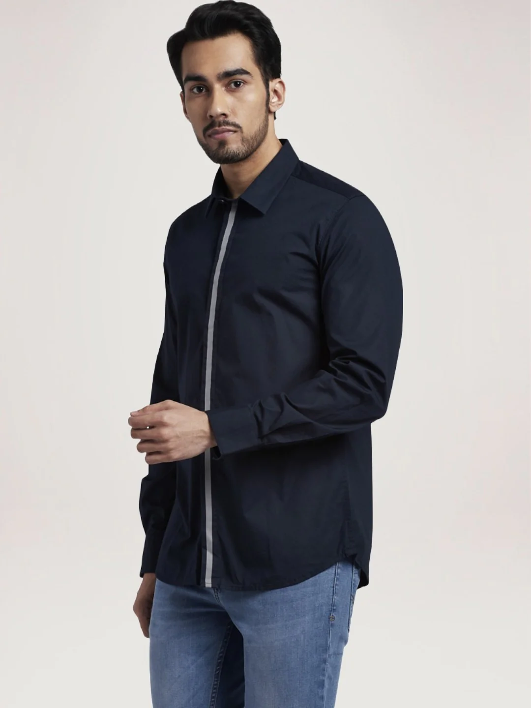 Men Blue Slim Fit Solid Cotton Blend Full Sleeve Shirts - Image 4