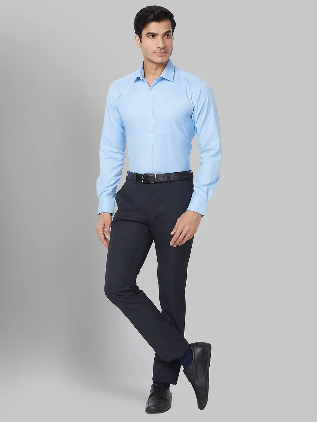 Park Avenue Men Blue Slim Fit Solid Cotton Blend Shirt - Image 6
