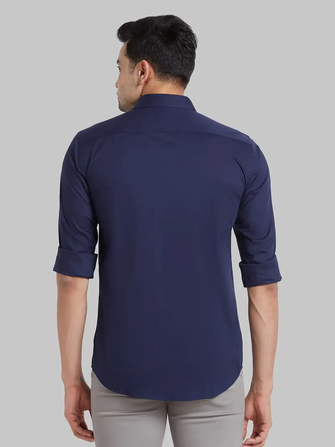 Men Blue Slim Fit Solid Cotton Blend Shirts - Image 4