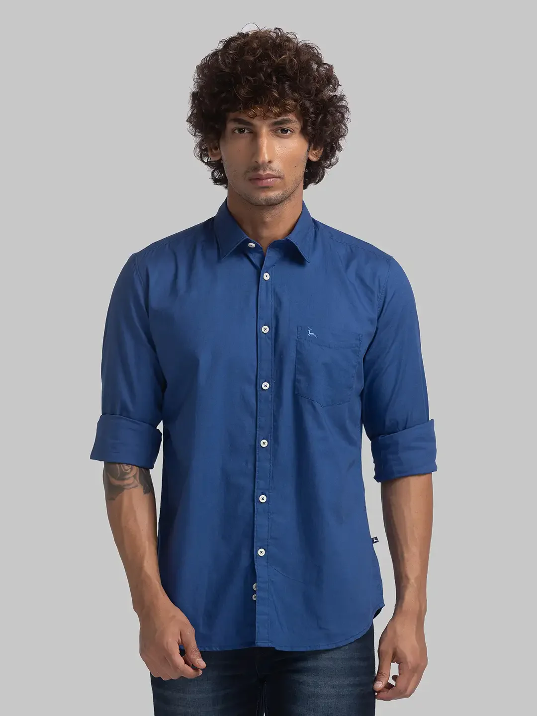 Men Blue Slim Fit Solid Cotton Full Sleeve Cutaway Collar Shirts