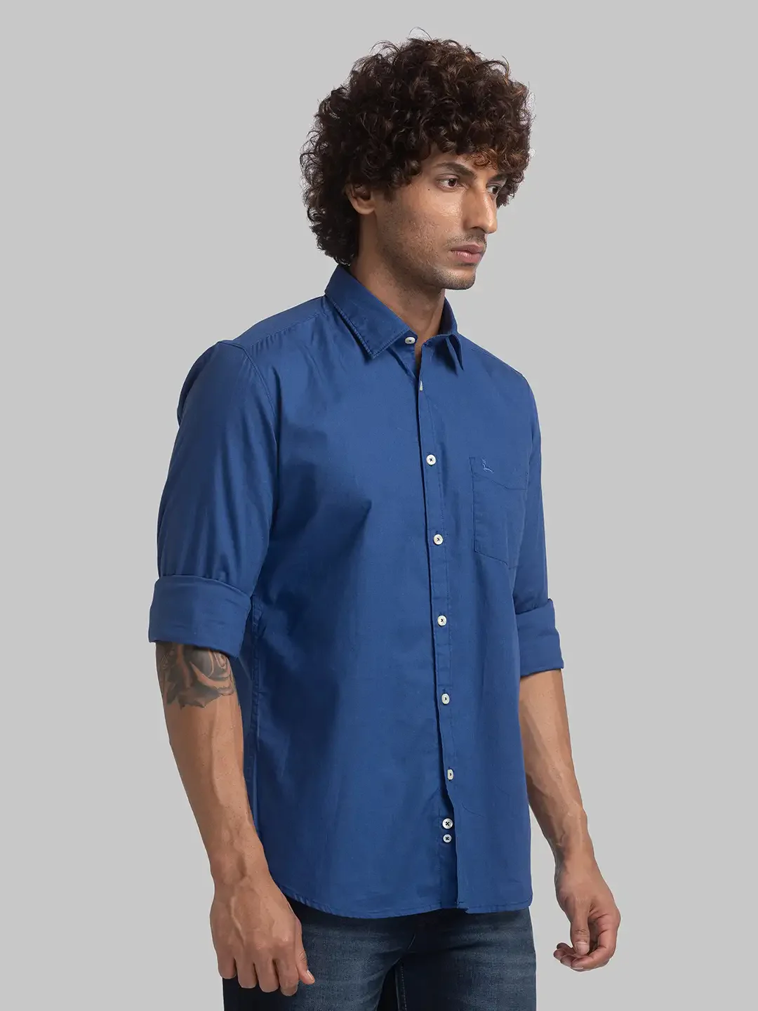 Men Blue Slim Fit Solid Cotton Full Sleeve Cutaway Collar Shirts - Image 2