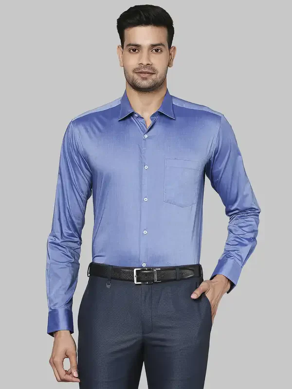 Men Blue Slim Fit Solid Cotton Shirts