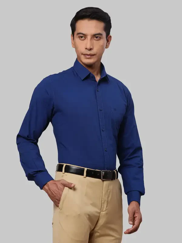 Men Blue Slim Fit Solid Cotton Shirts - Image 2