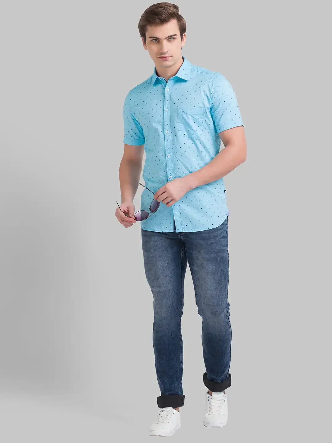 Men Blue Slim Tapered Fit Dobby Cotton Blend Jeans - Image 5