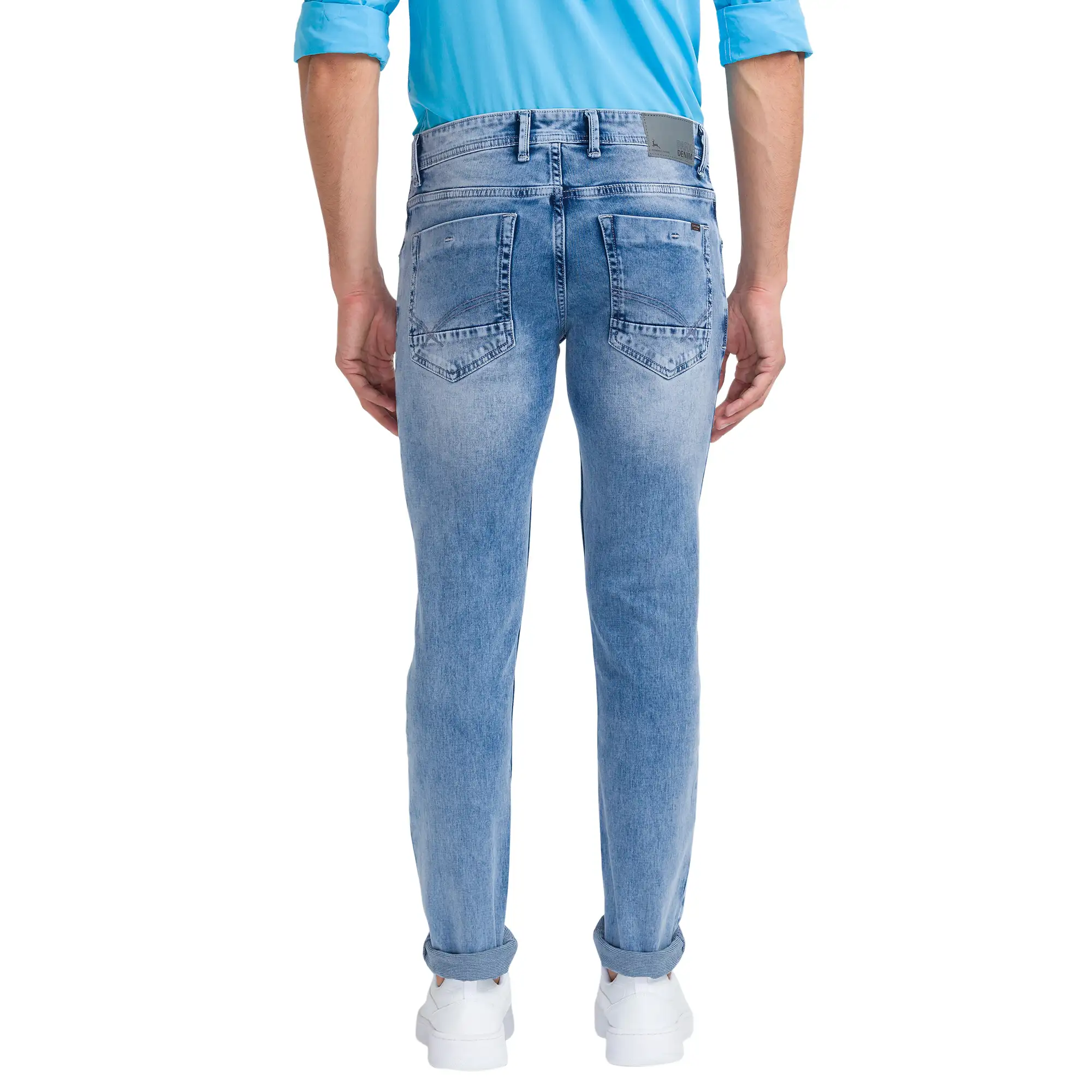 Men Blue Slim Tapered Fit Dobby Cotton Blend Jeans - Image 4