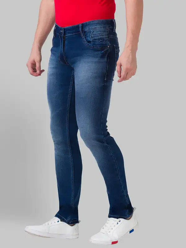 Men Blue Slim Tapered Fit Dobby Cotton Blend Jeans - Image 2