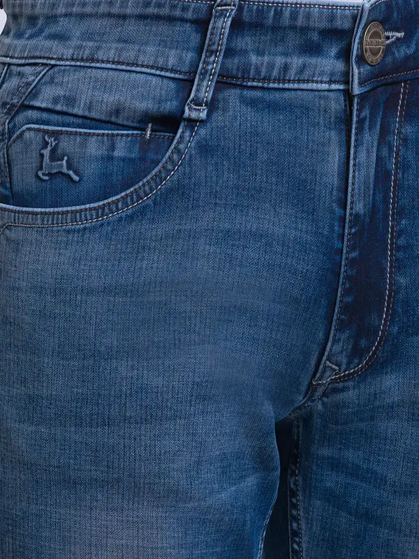 Men Blue Slim Tapered Fit Jacquard Cotton Blend Jeans - Image 6