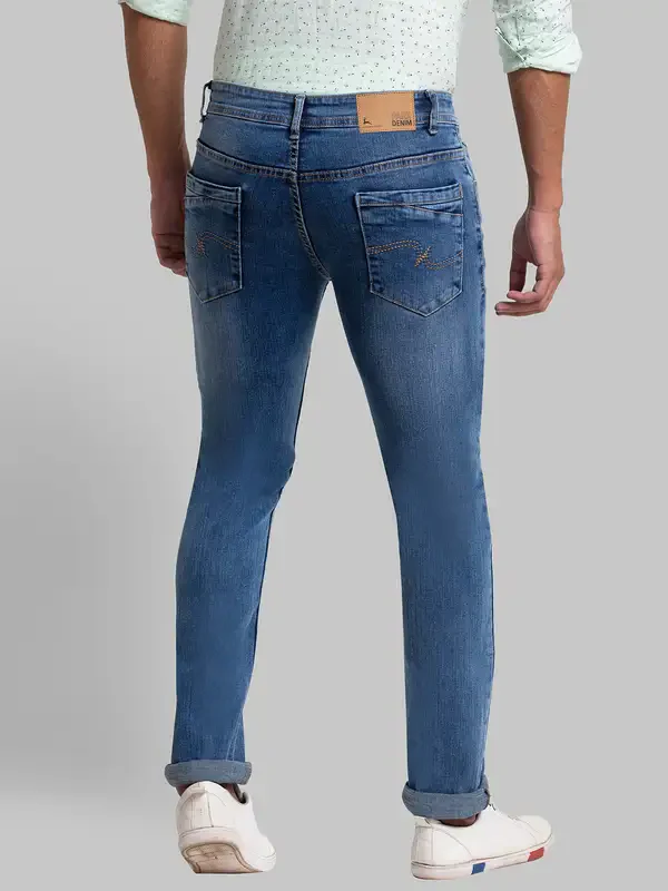 Men Blue Slim Tapered Fit Jacquard Cotton Blend Jeans - Image 4