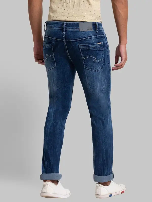 Men Blue Slim Tapered Fit Jacquard Cotton Blend Jeans - Image 4