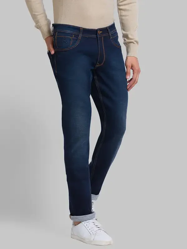 Men Blue Slim Tapered Fit Jacquard Cotton Blend Jeans - Image 2