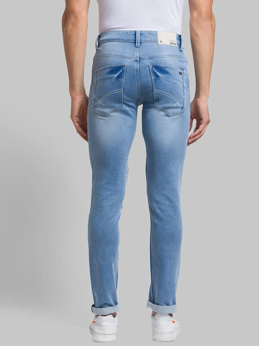 Men Blue Slim Tapered Fit Jacquard Cotton Blend Jeans - Image 4