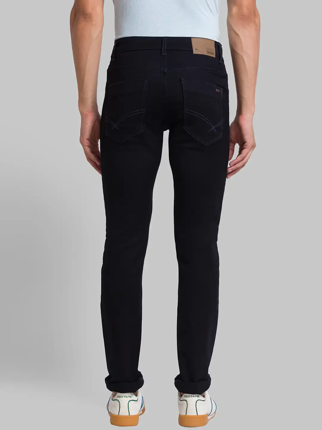 Men Blue Slim Tapered Fit Jacquard Cotton Blend Jeans - Image 4