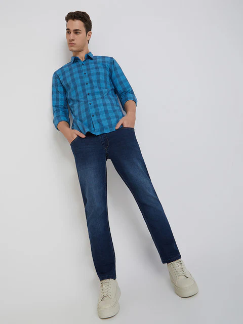 Men Blue Slim Tapered Fit Jacquard Cotton Blend Jeans - Image 5