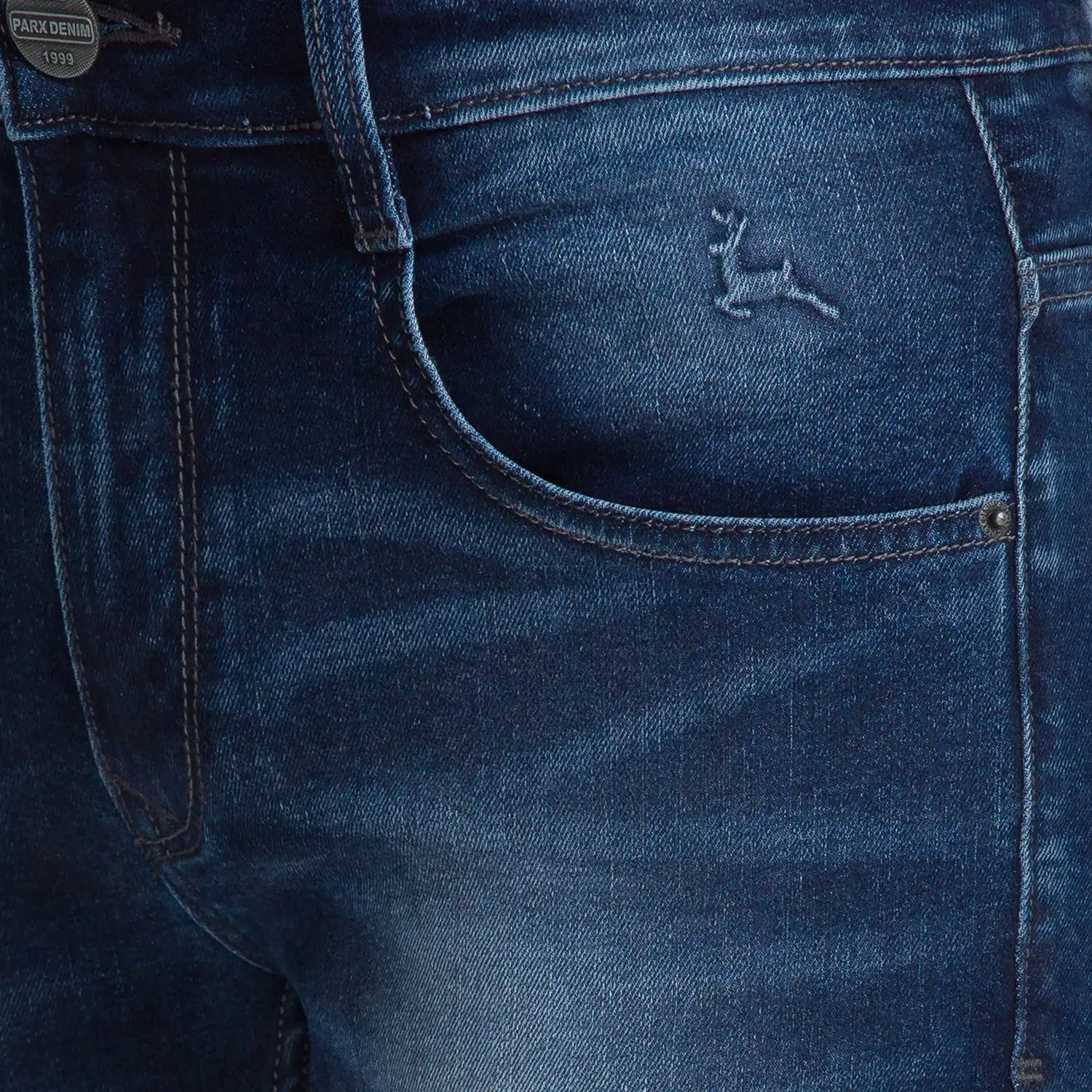 Men Blue Slim Tapered Fit Knitted Cotton Blend Jeans - Image 6
