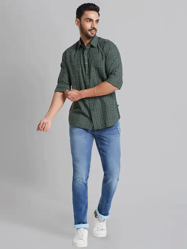 Men Blue Slim Tapered Fit Plain Cotton Blend Jeans - Image 5