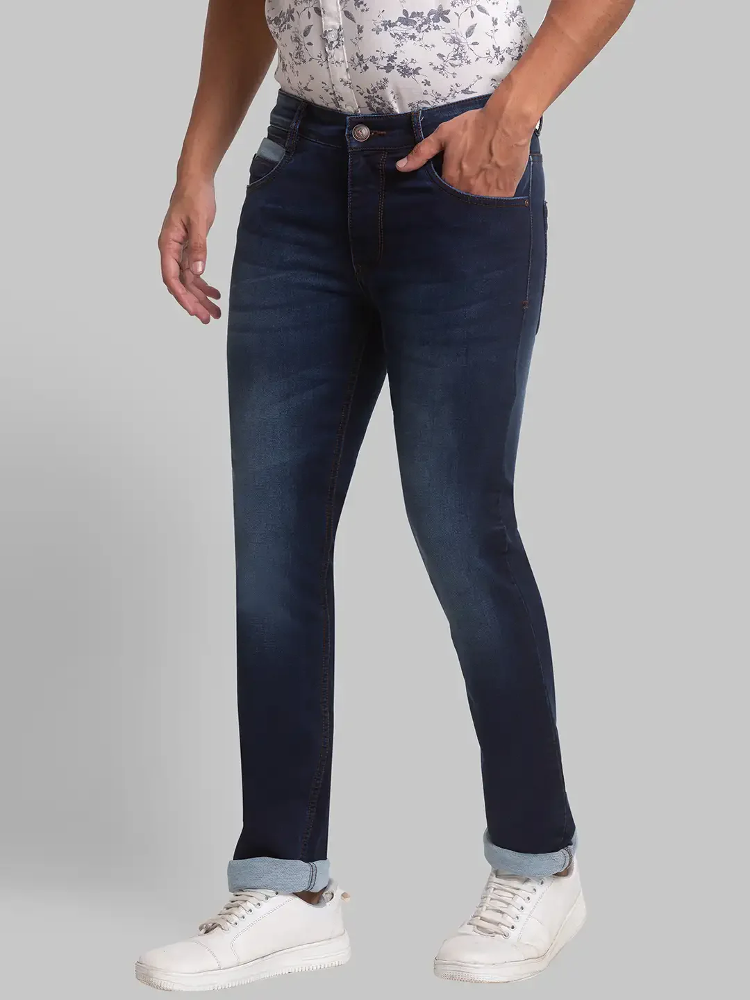 Men Blue Slim Tapered Fit Plain Cotton Blend Jeans - Image 3