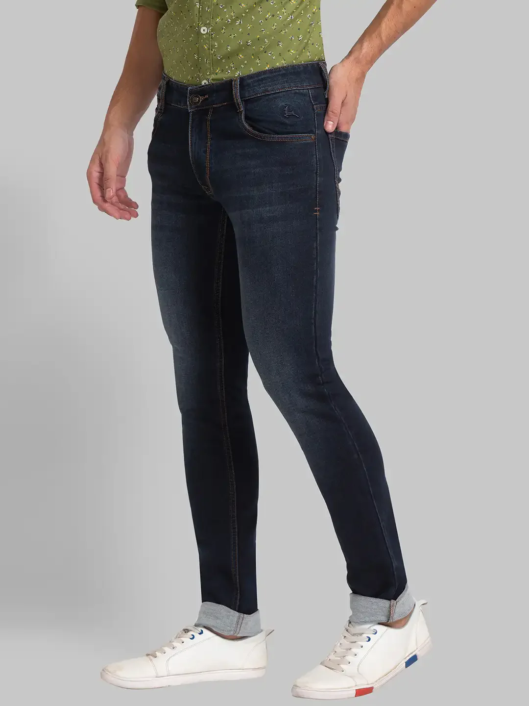 Men Blue Slim Tapered Fit Plain Cotton Blend Jeans - Image 3