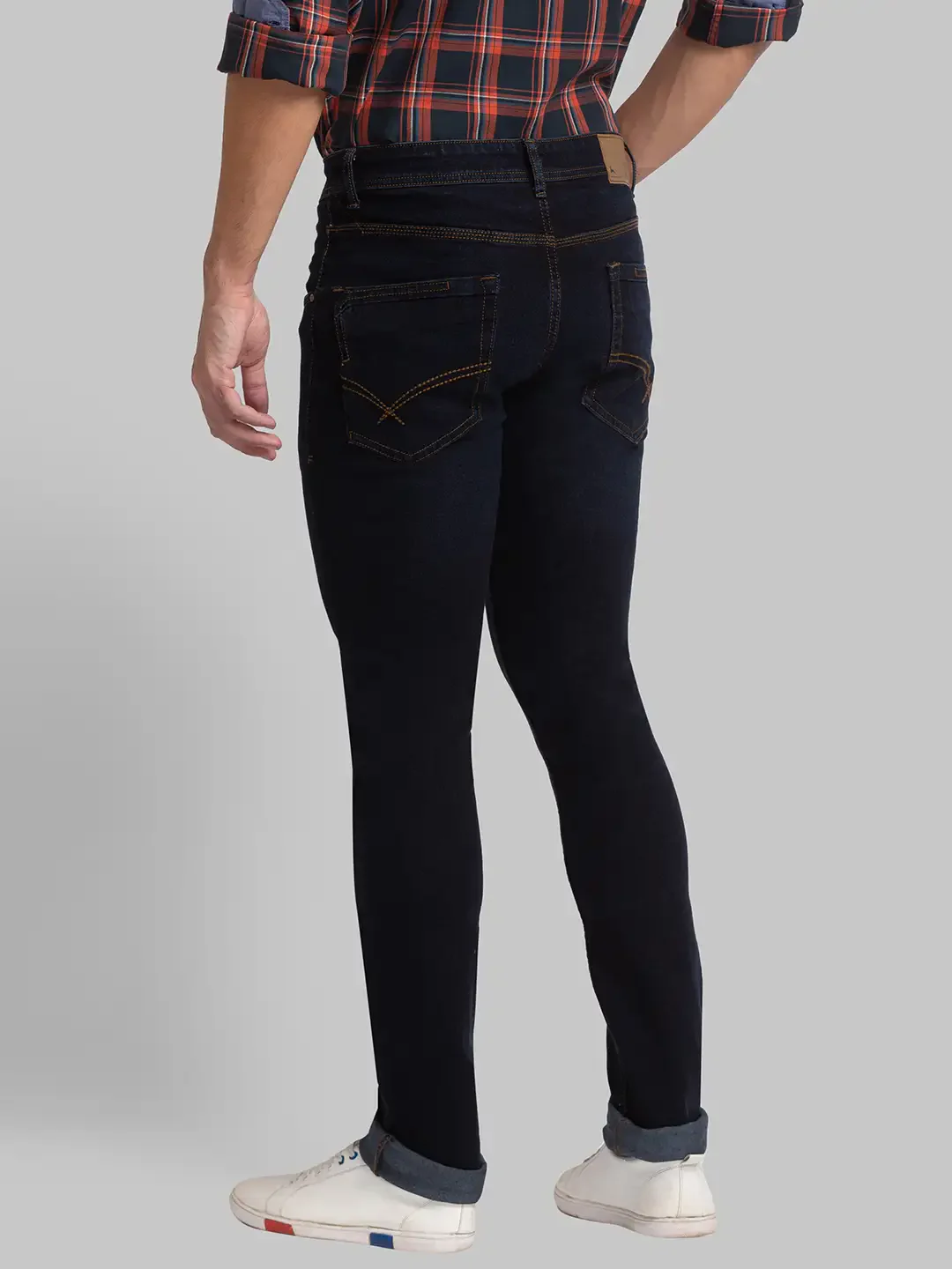 Men Blue Slim Tapered Fit Plain Cotton Blend Jeans - Image 4