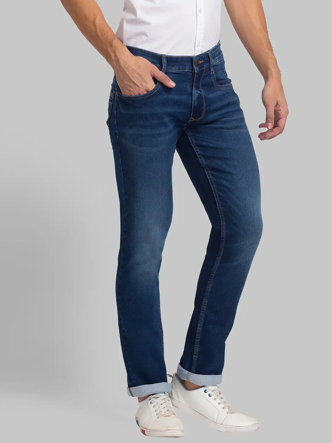 Men Blue Slim Tapered Fit Plain Cotton Blend Jeans - Image 2