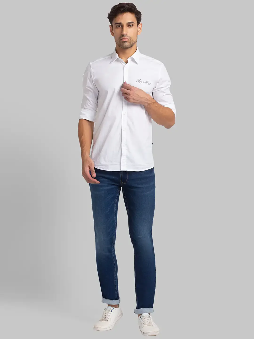 Men Blue Slim Tapered Fit Plain Cotton Blend Jeans - Image 5