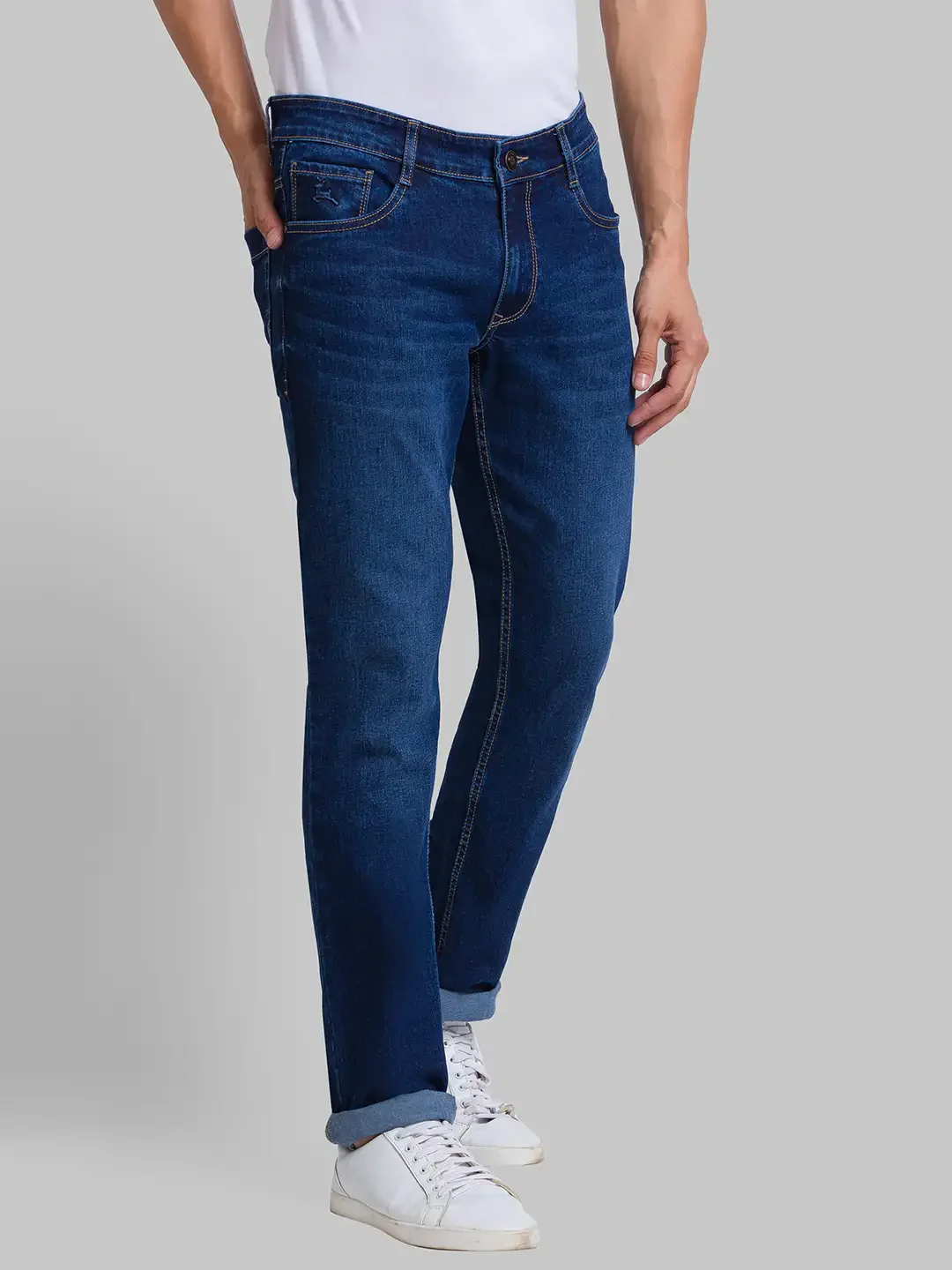 Men Blue Slim Tapered Fit Plain Cotton Blend Jeans - Image 2