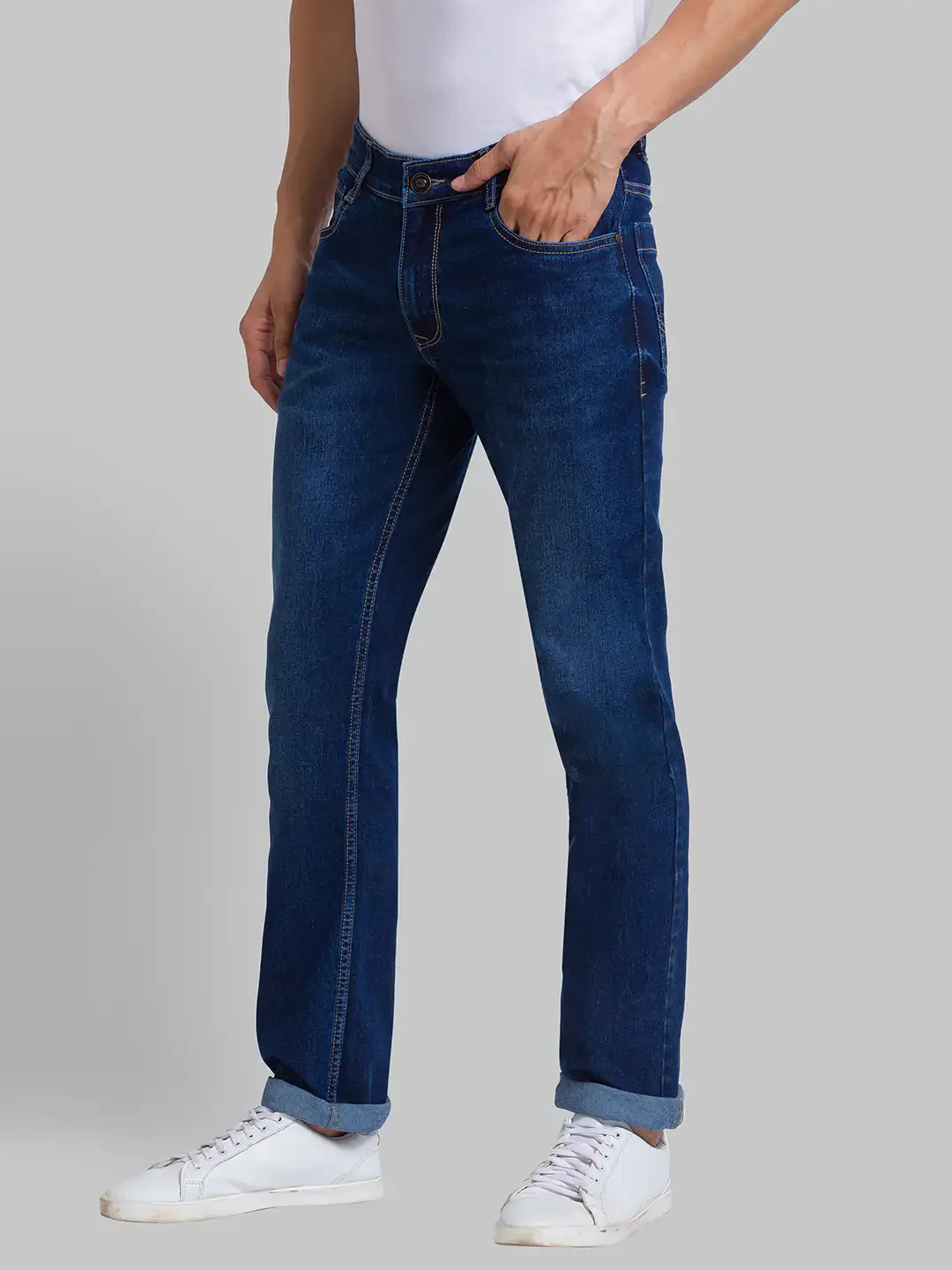 Men Blue Slim Tapered Fit Plain Cotton Blend Jeans - Image 3