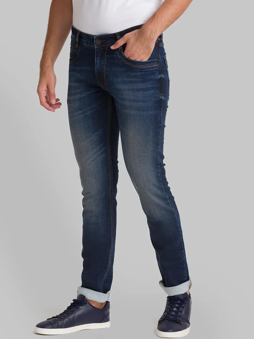 Men Blue Slim Tapered Fit Plain Cotton Blend Jeans - Image 3