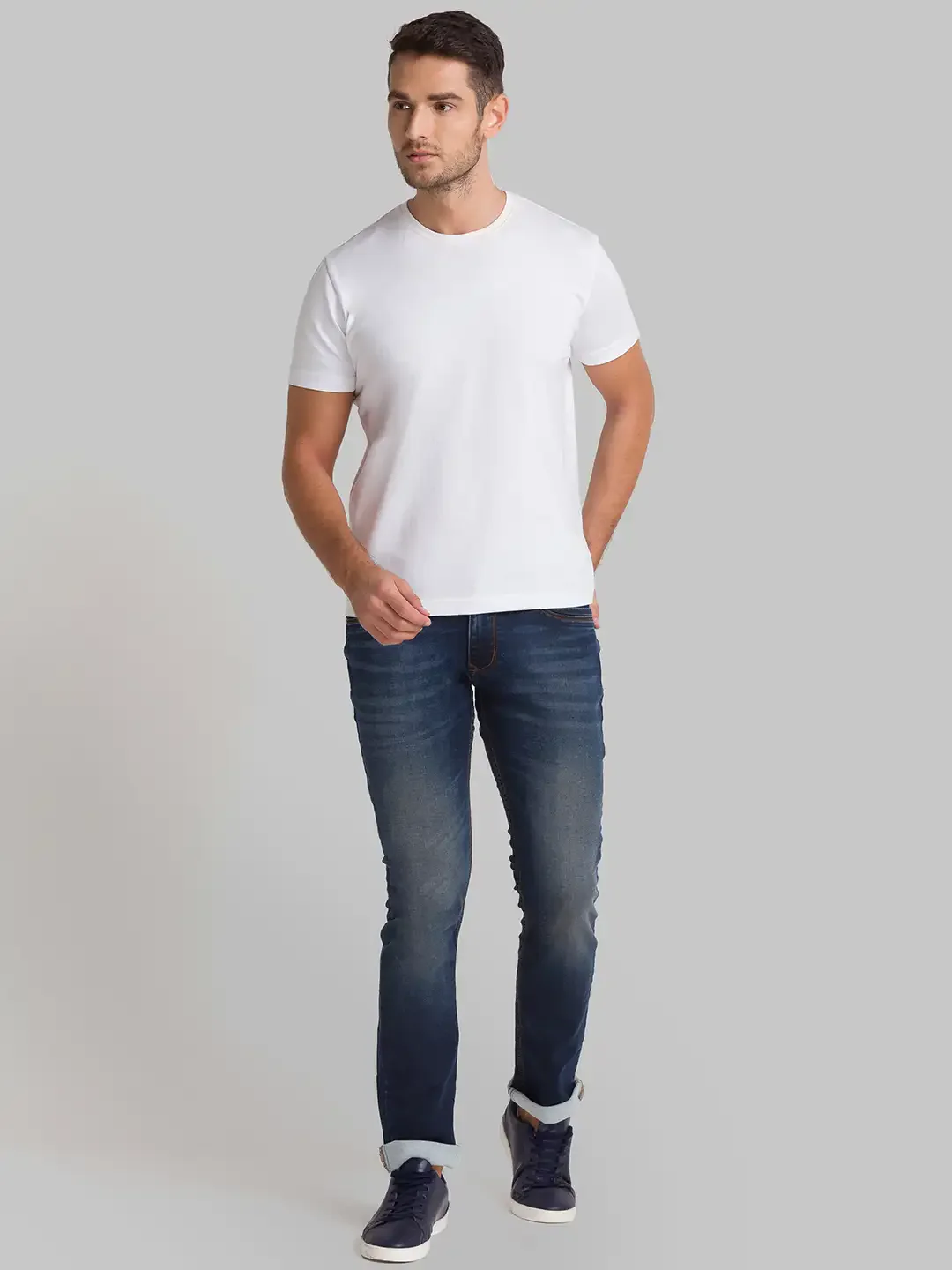 Men Blue Slim Tapered Fit Plain Cotton Blend Jeans - Image 5
