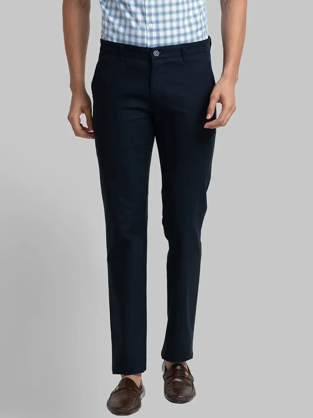 Men Blue Slim Tapered Fit Solid Cotton Blend Trouser