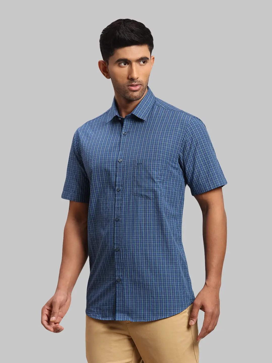 Men Blue Tailored Fit Checks Cotton Half Sleeve Shirts - Image 3