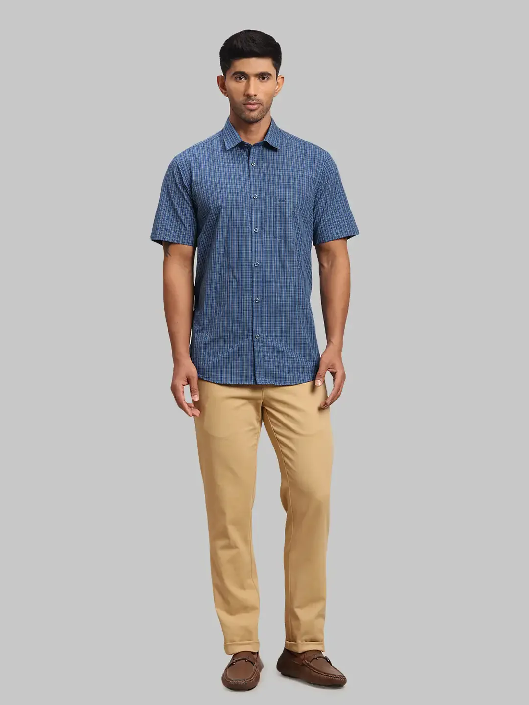 Men Blue Tailored Fit Checks Cotton Half Sleeve Shirts - Image 5