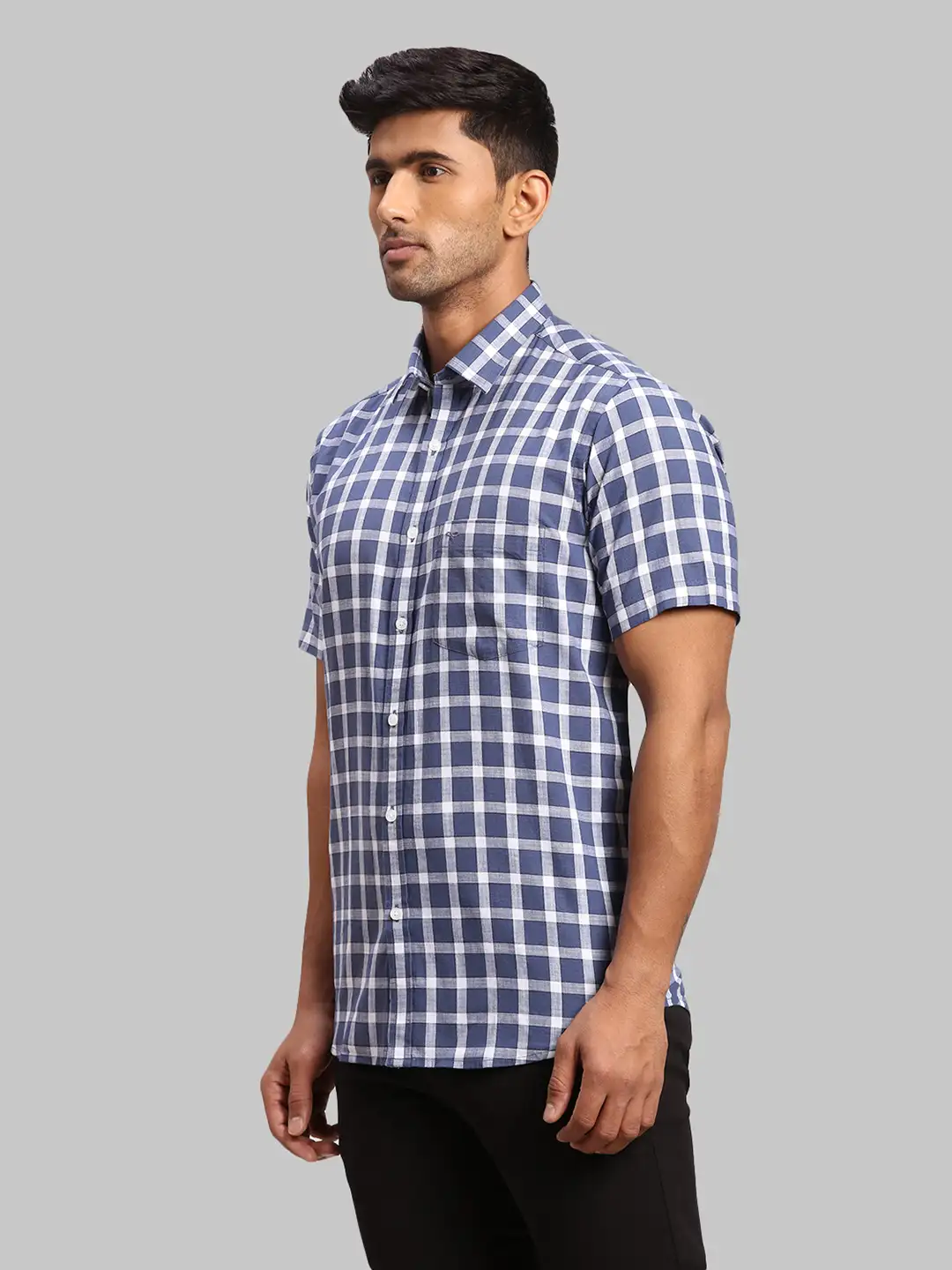 Men Blue Tailored Fit Checks Cotton Half Sleeve Shirts - Image 3