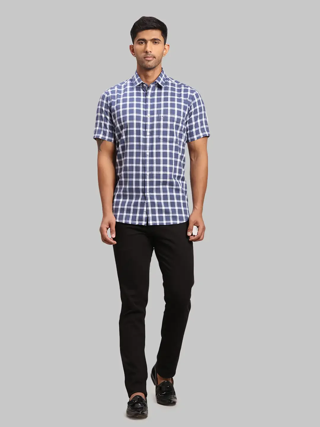 Men Blue Tailored Fit Checks Cotton Half Sleeve Shirts - Image 5