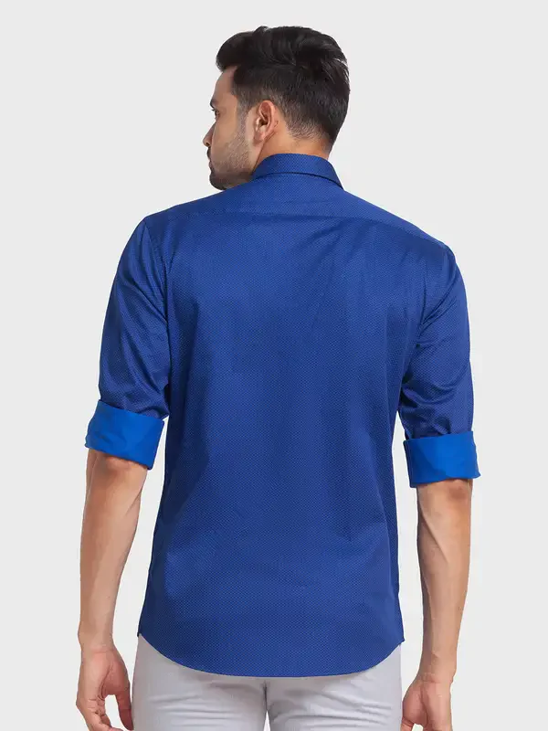 Men Blue Tailored Fit Print Cotton Full Sleeve Shirts - Image 4