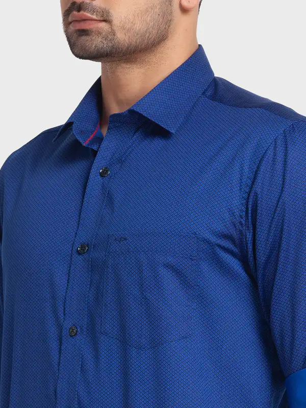 Men Blue Tailored Fit Print Cotton Full Sleeve Shirts - Image 6