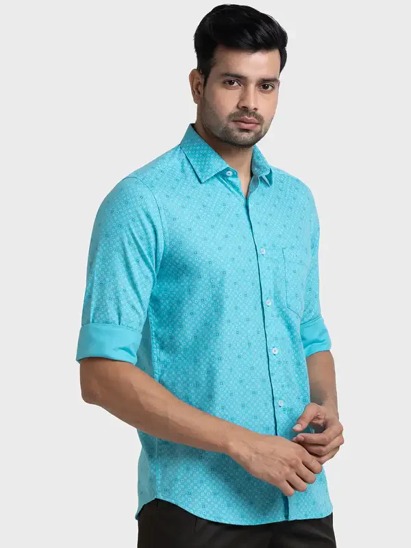 Men Blue Tailored Fit Print Cotton Full Sleeve Shirts - Image 2