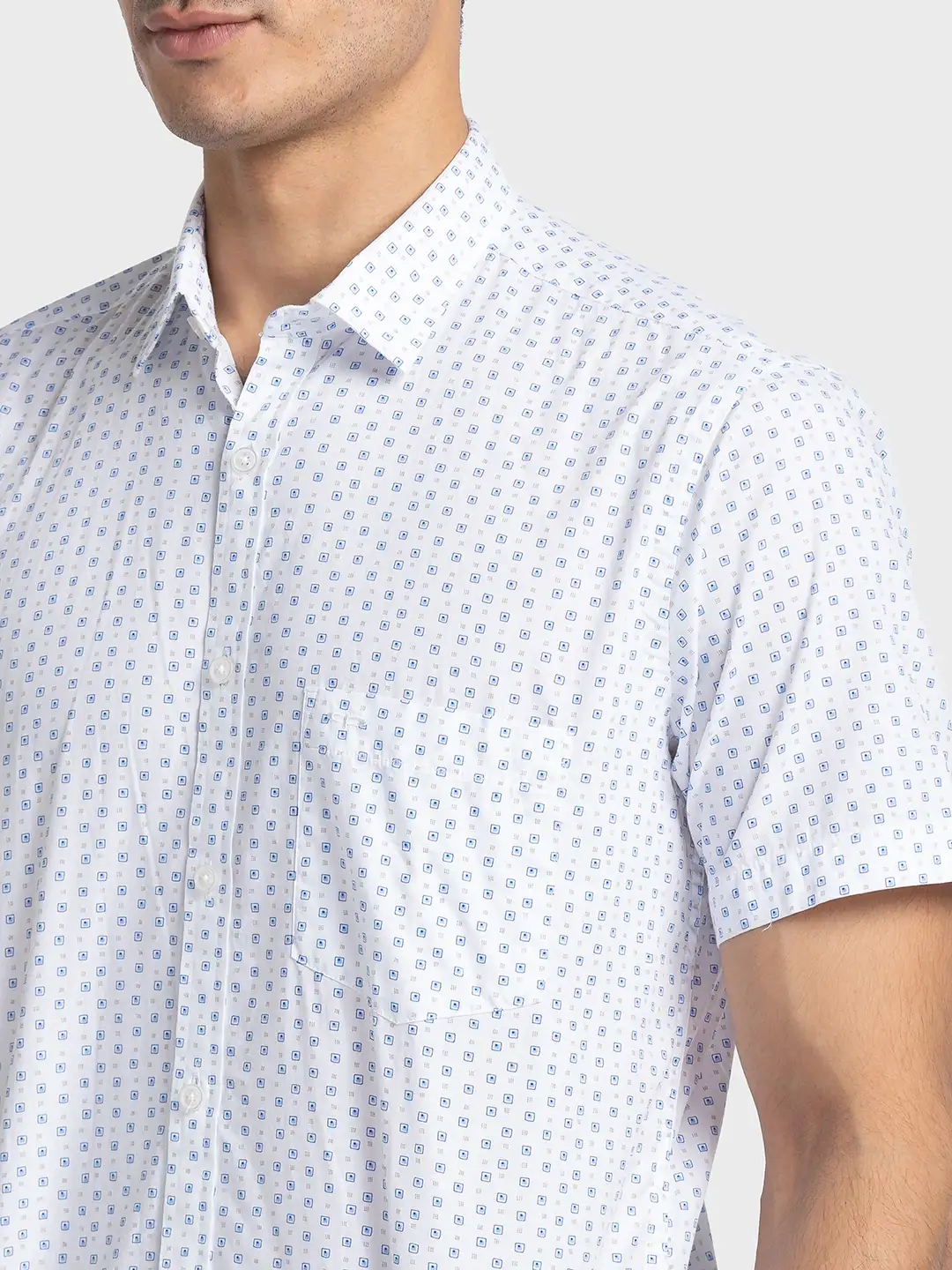 Men Blue Tailored Fit Print Cotton Half Sleeve Shirts - Image 6