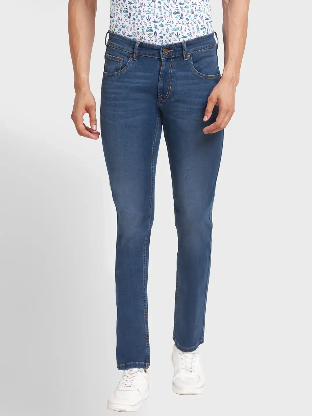 Men Blue Tapered Fit Cross Dyed Cotton Blend Jeans