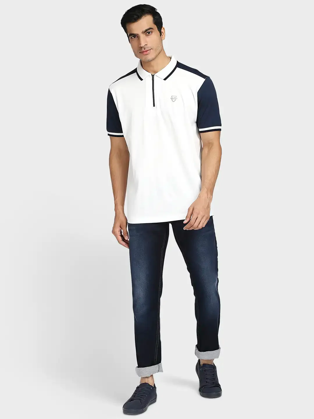 Men Blue Tapered Fit Solid Cotton Blend Jeans - Image 5