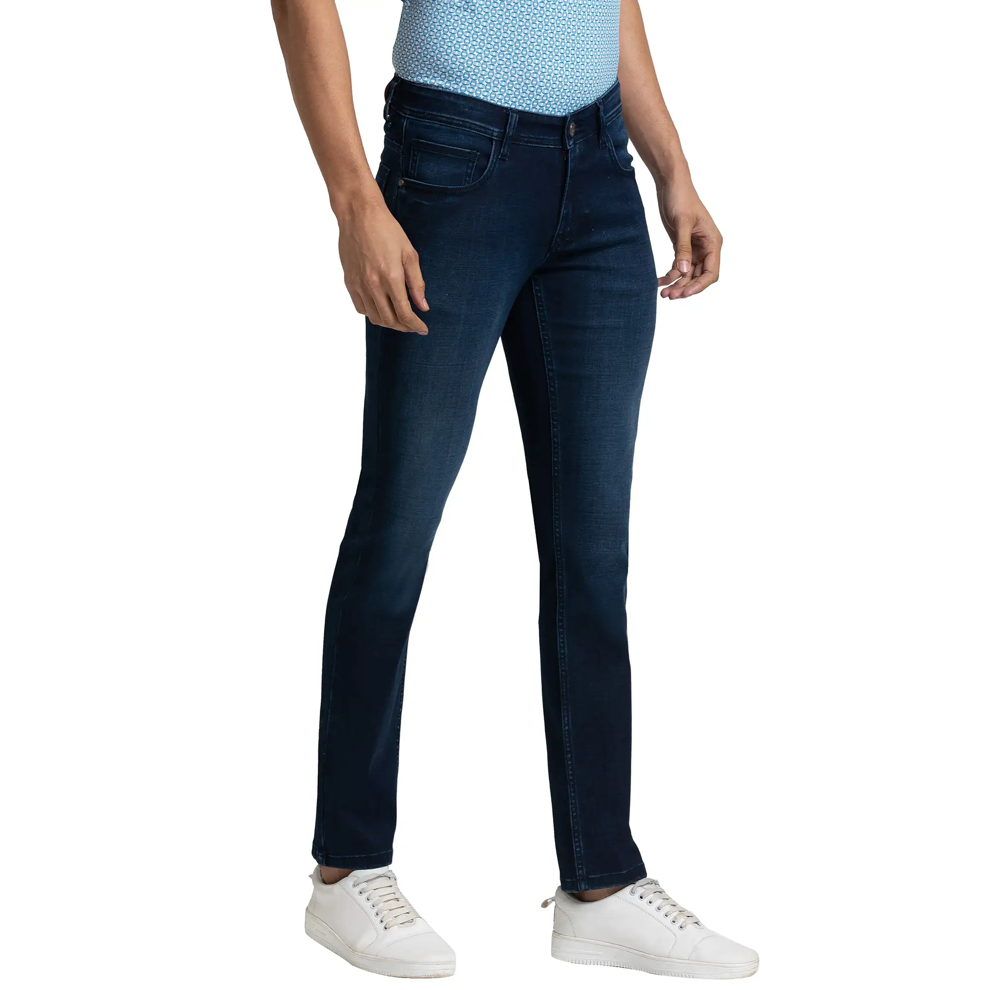 Men Blue Tapered Fit Warp Chambray Cotton Blend Jeans - Image 2