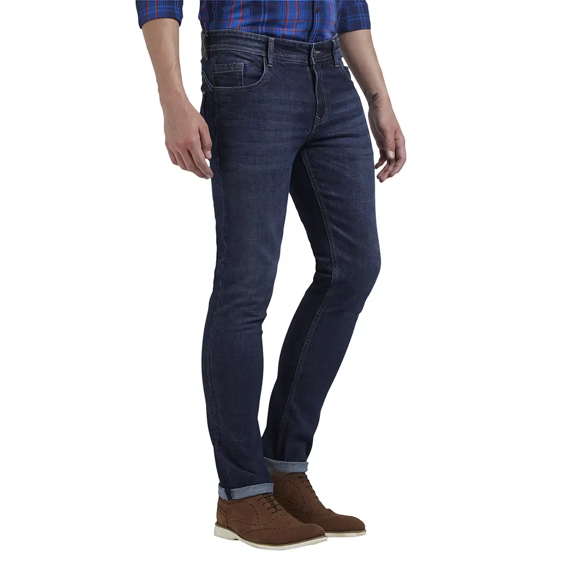 Men Blue Tapered Fit Warp Chambray Cotton Blend Jeans - Image 2